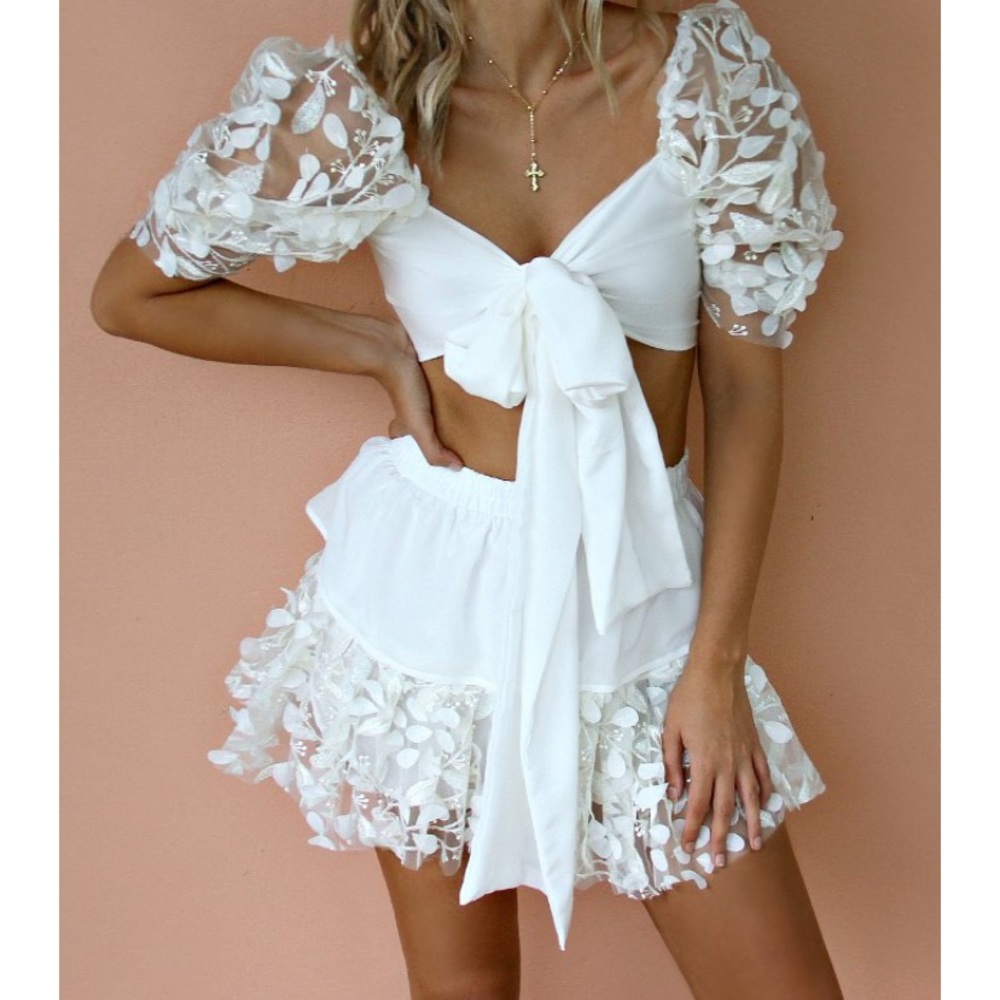 Sisters the label Bambi set